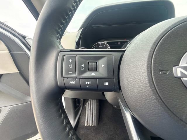 Used 2025 Nissan Pathfinder SL AWD/4WD image 29