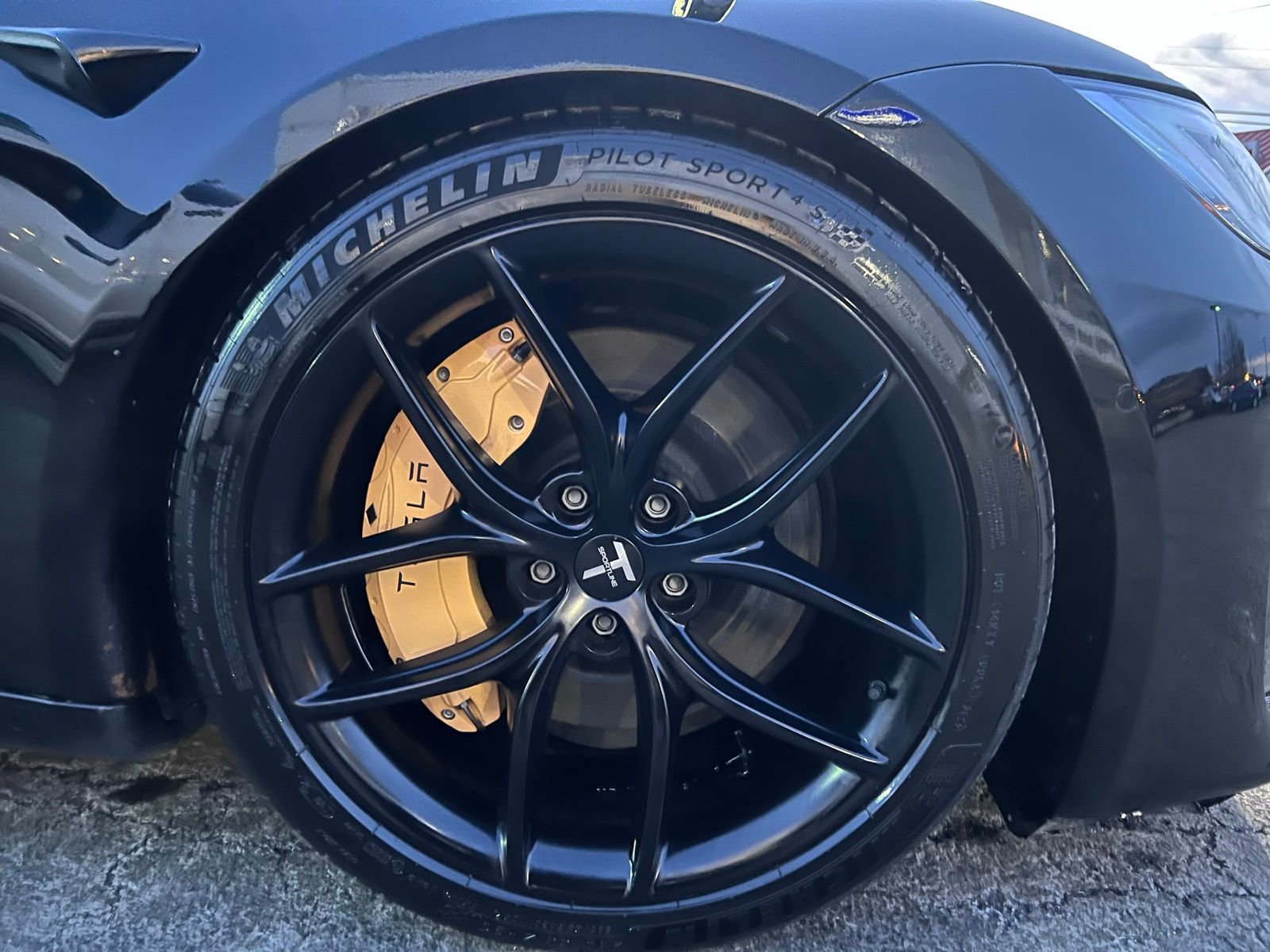 Used 2021 Tesla Model S Plaid image 40