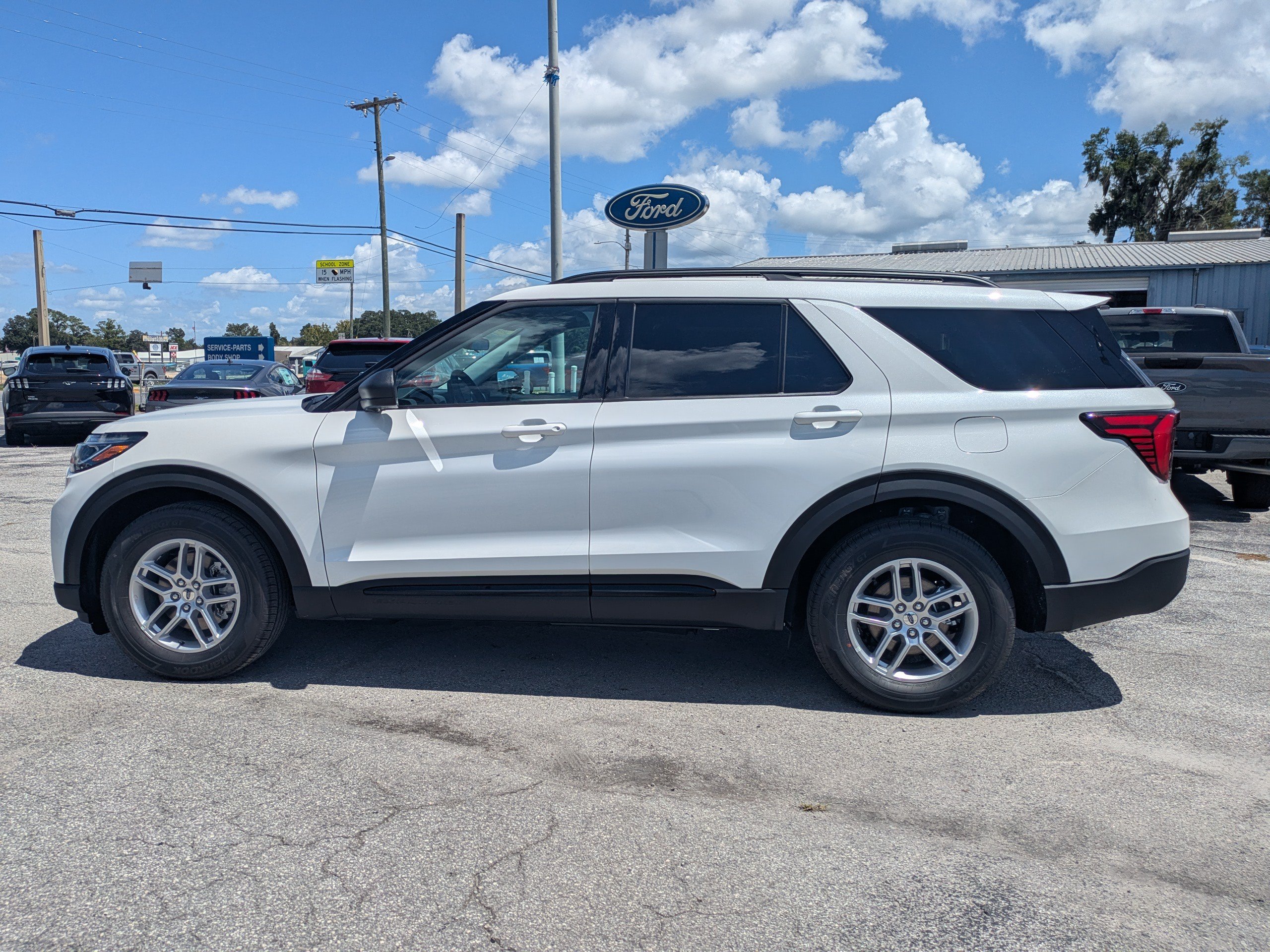 New 2026 Ford Explorer Active w/ Active Comfort Package RWD image 7