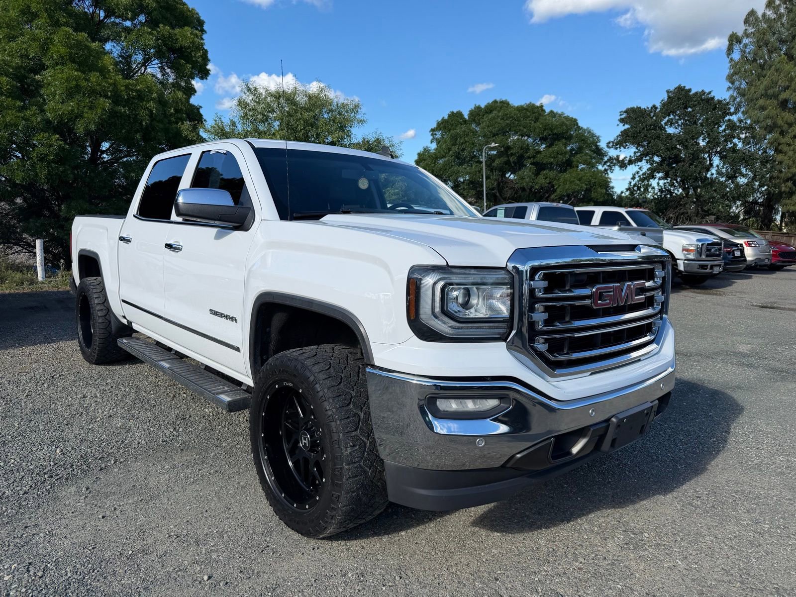 Used 2017 GMC Sierra 1500 SLT w/ SLT Premium Package image 7