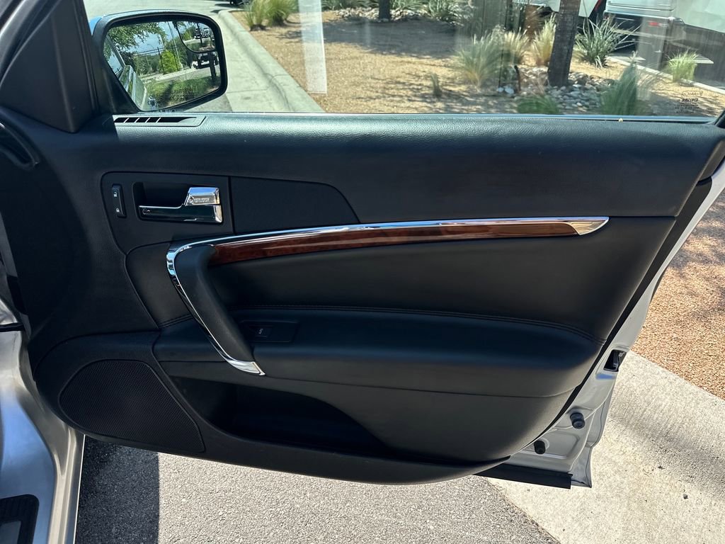 Used 2011 Lincoln MKZ FWD image 29