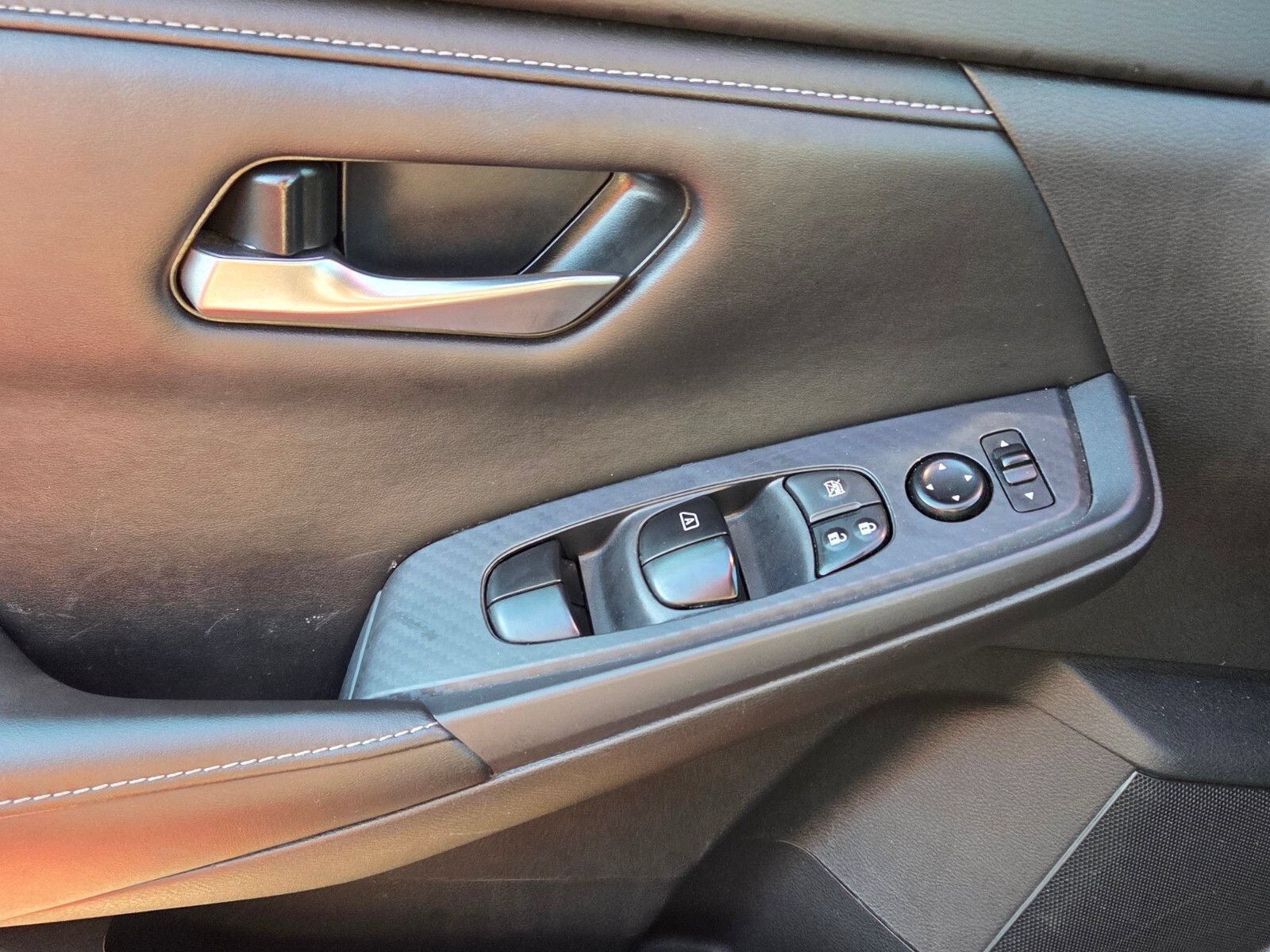 Used 2024 Nissan Sentra SV FWD image 30