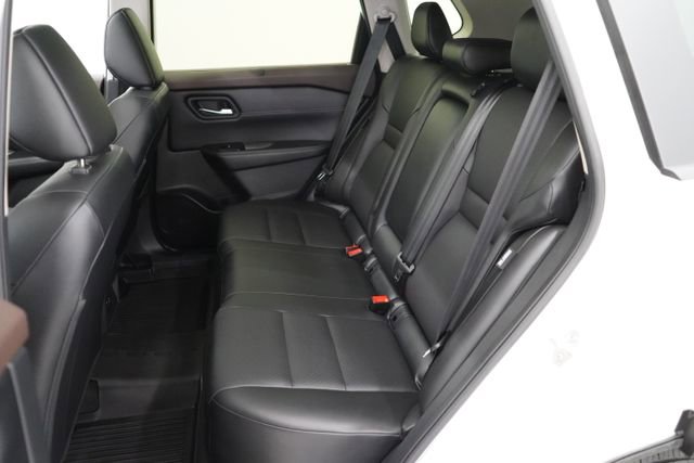 Used 2023 Nissan Rogue SV w/ SV Premium B Package image 57