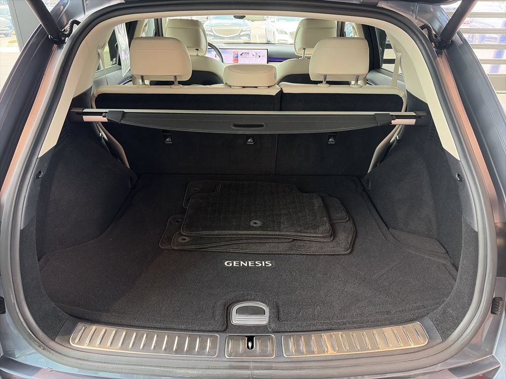Certified 2026 Genesis GV70 2.5T Select AWD/4WD image 13