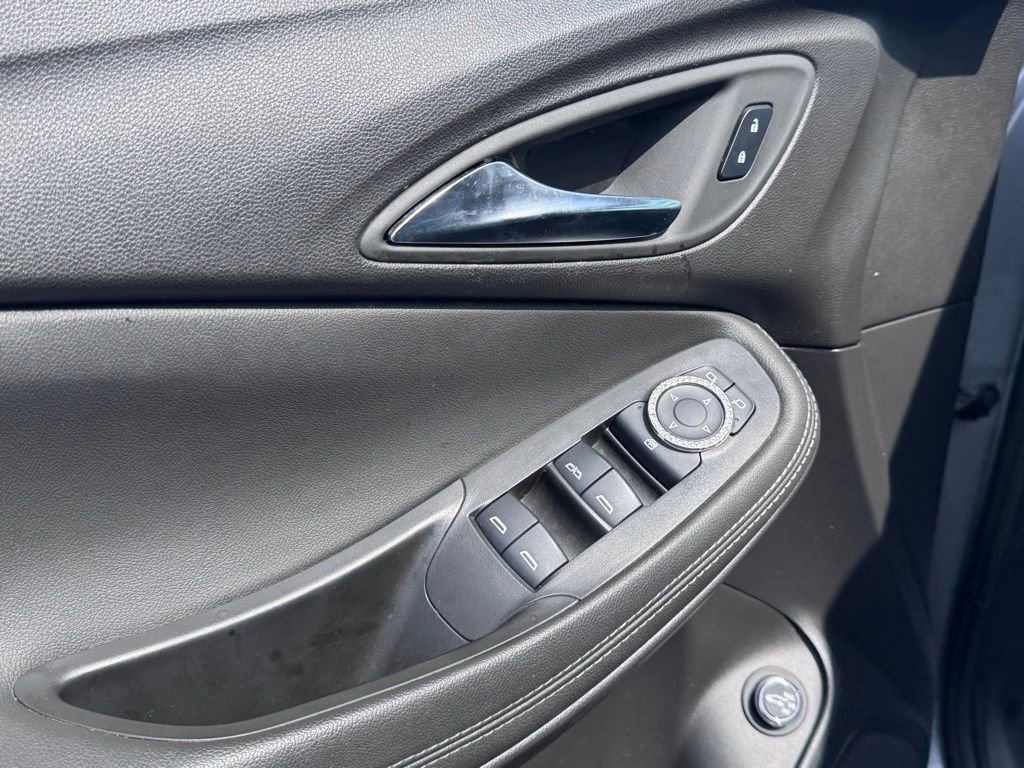 Used 2024 Buick Encore GX Sport Touring w/ Experience Buick Package image 8