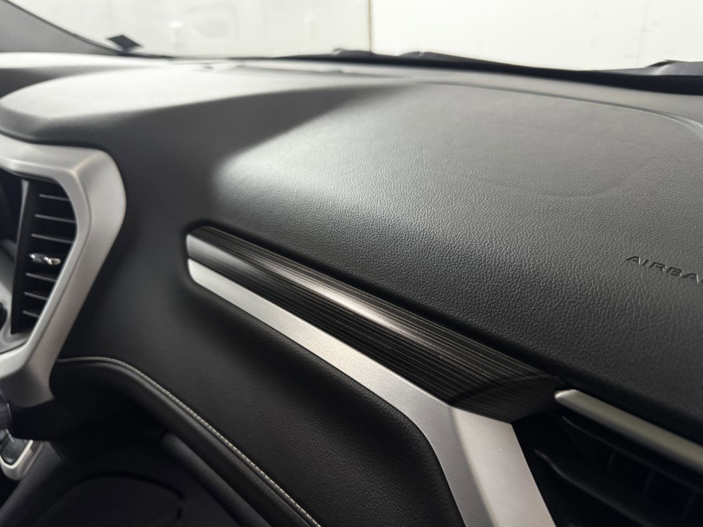 Used 2023 GMC Acadia SLT image 34