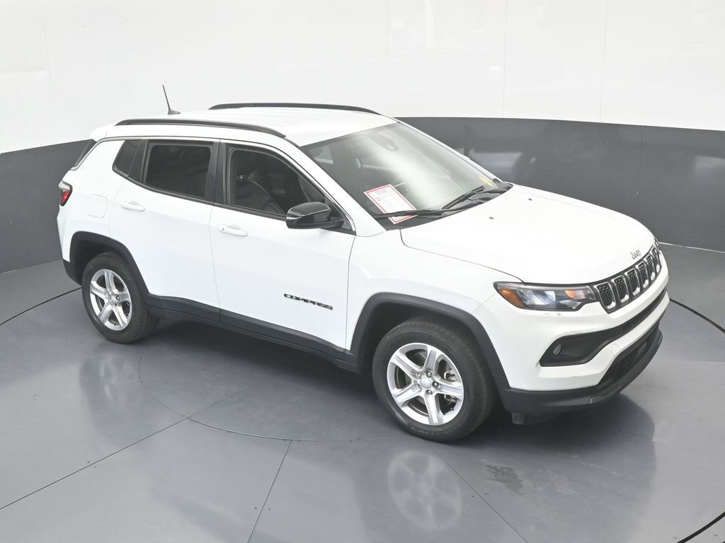 Used 2023 Jeep Compass Latitude image 17