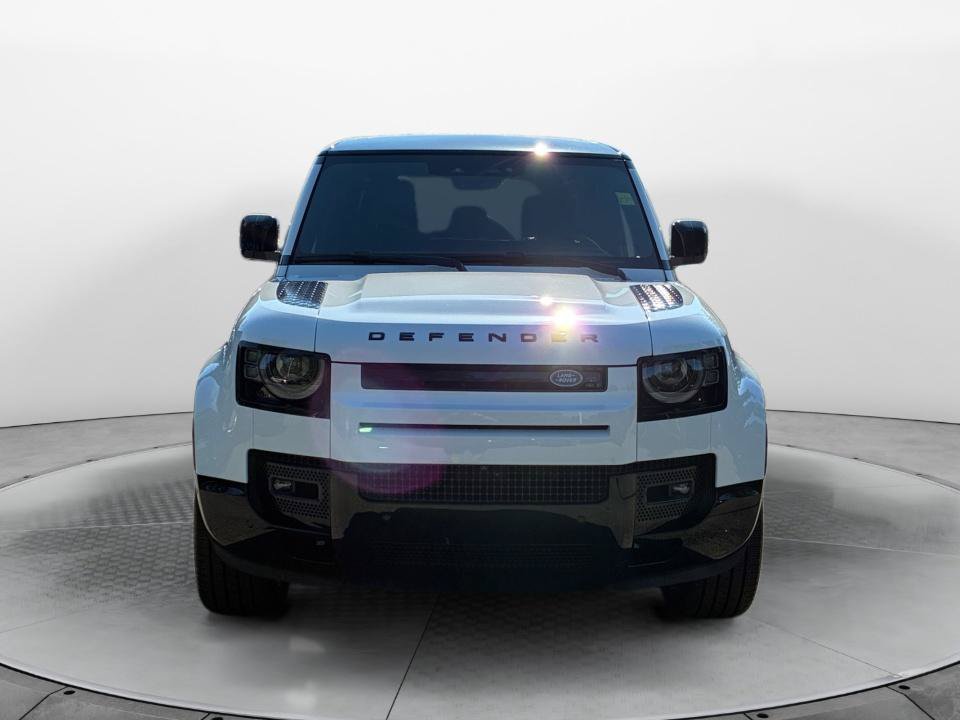 Certified 2025 Land Rover Defender 110 X-Dynamic SE AWD/4WD image 2