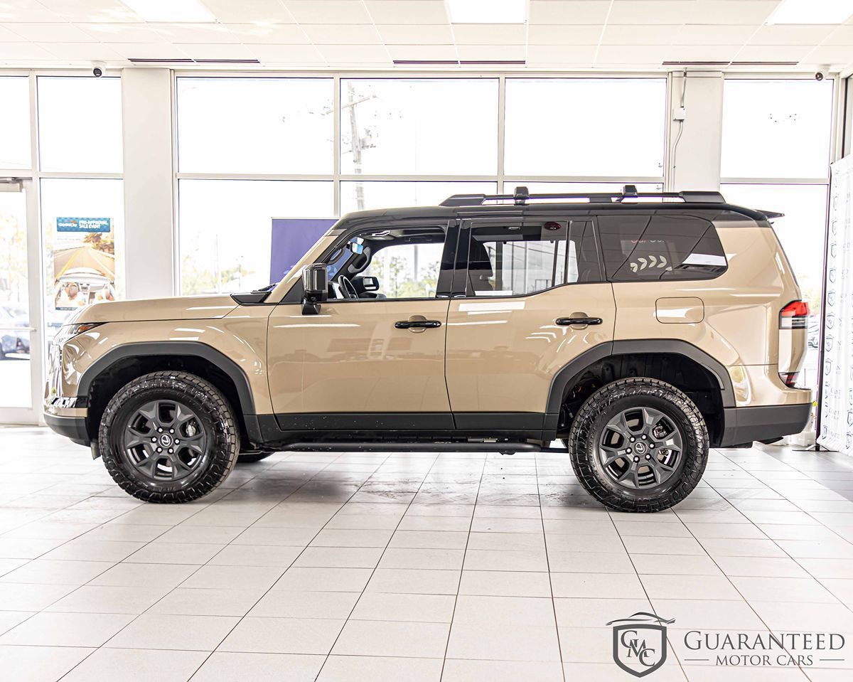 Used 2024 Lexus GX 550 AWD/4WD image 6