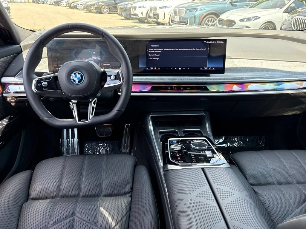 Certified 2024 BMW i7 eDrive50 w/ M Sport Package RWD image 31