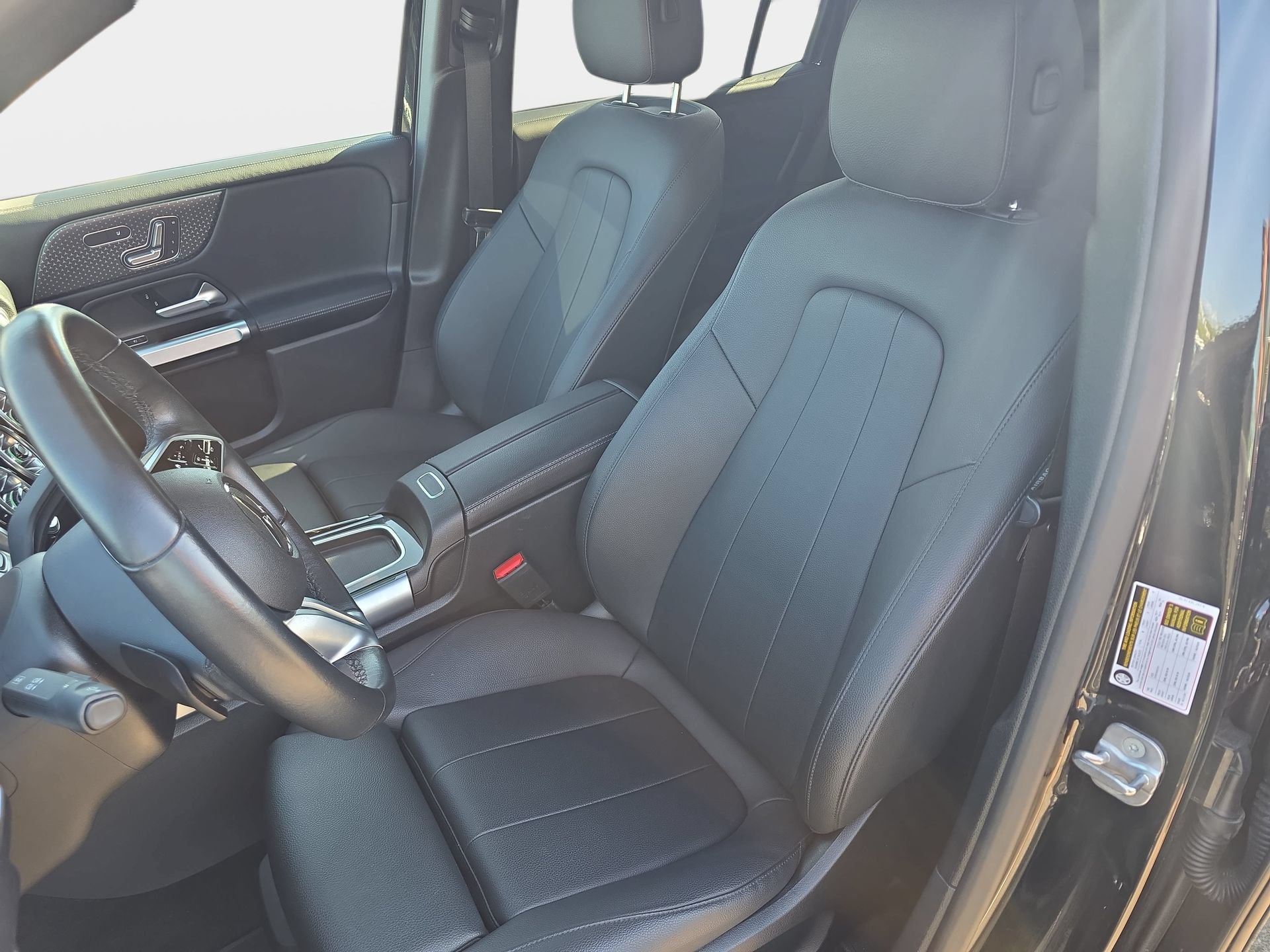Used 2024 Mercedes-Benz GLB 250 image 15