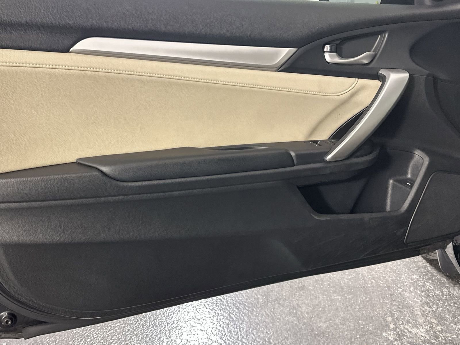 Used 2016 Honda Civic EX-L image 33