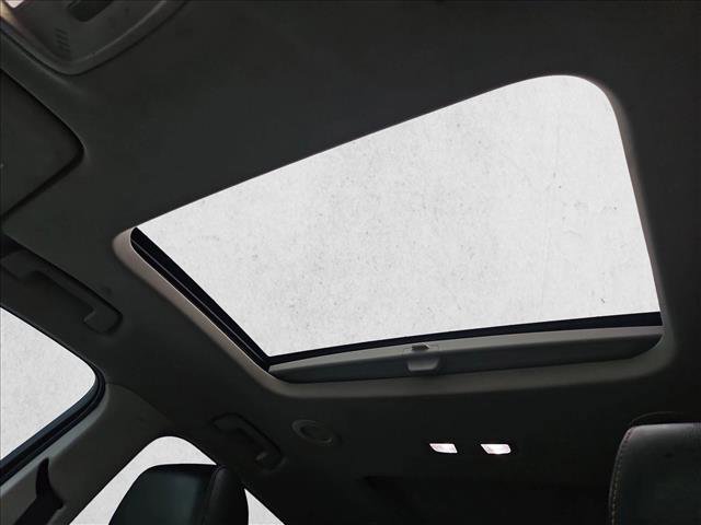 Used 2019 Chevrolet Traverse Premier w/ Driver Confidence II Package image 11