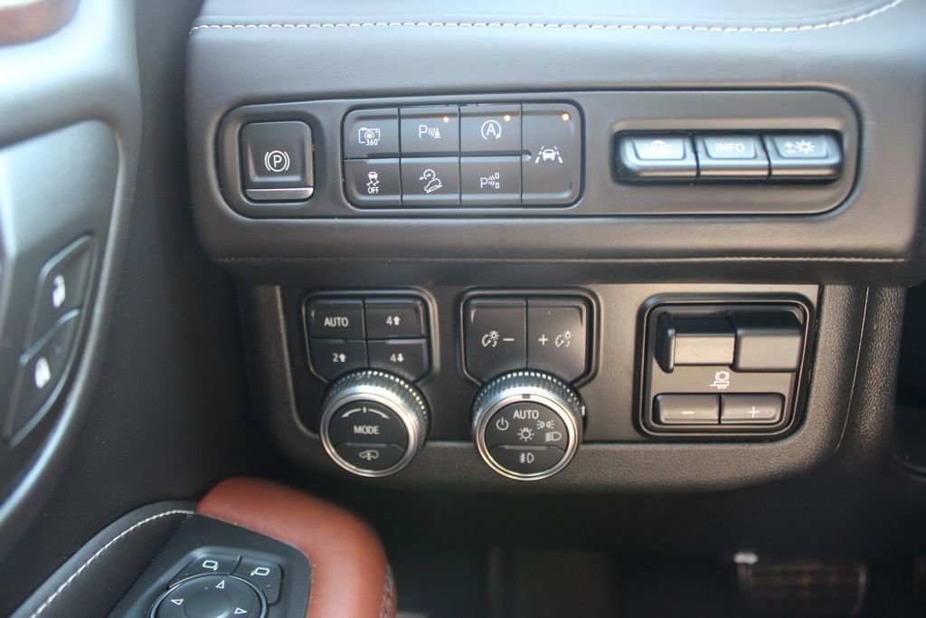 Used 2023 GMC Yukon Denali Ultimate w/ LPO, Floor Liner Package image 45