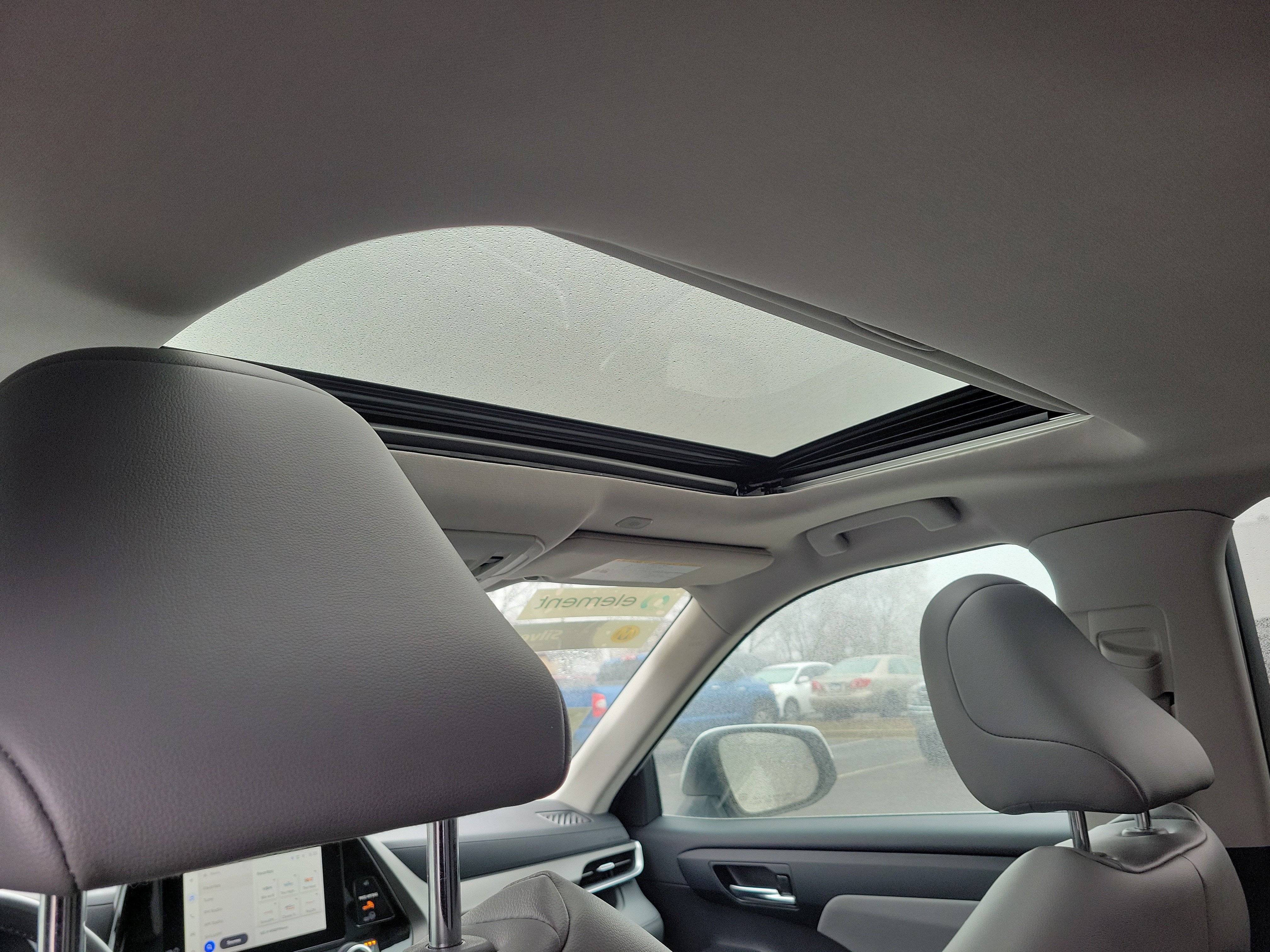 Used 2024 Toyota Highlander XLE image 10