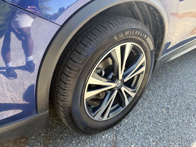 Used 2019 Nissan Rogue SV w/ Premium Package FWD image 10