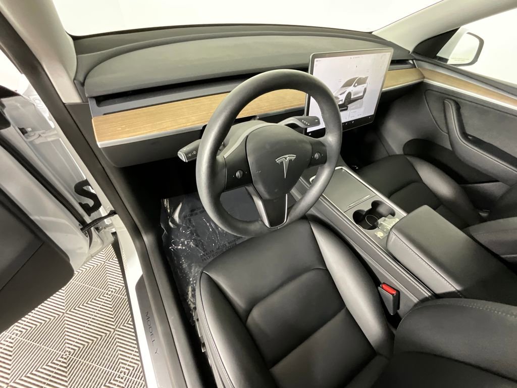 Used 2024 Tesla Model Y Long Range AWD/4WD image 15