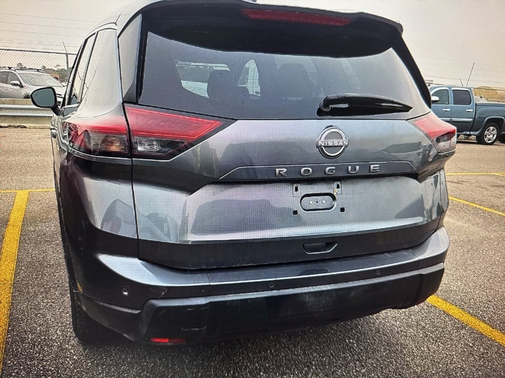 Used 2025 Nissan Rogue SV image 5