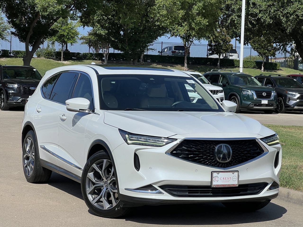 Used 2022 Acura MDX w/ Technology Package FWD image 2