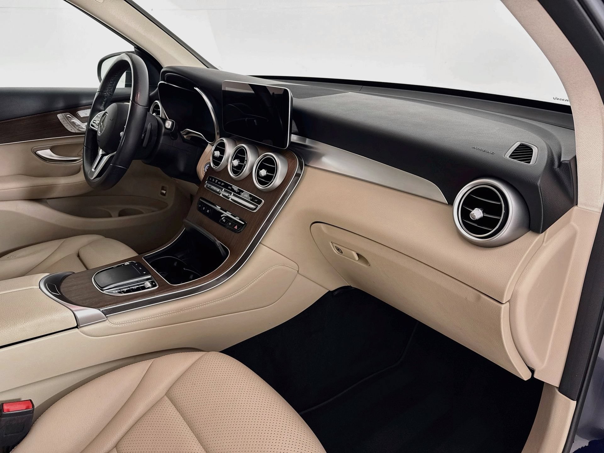 Used 2021 Mercedes-Benz GLC 300 image 30