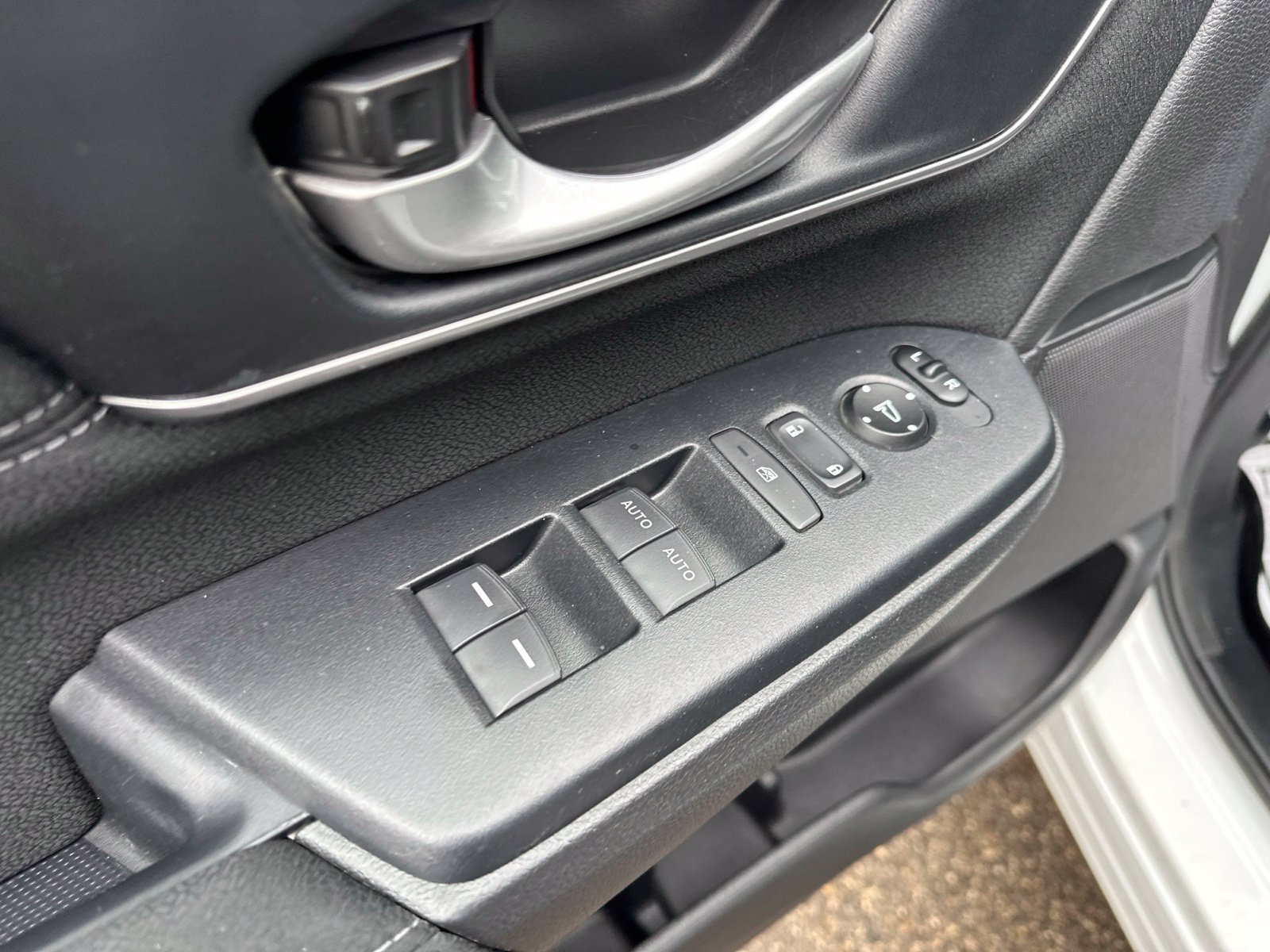 Used 2020 Honda CR-V EX image 17