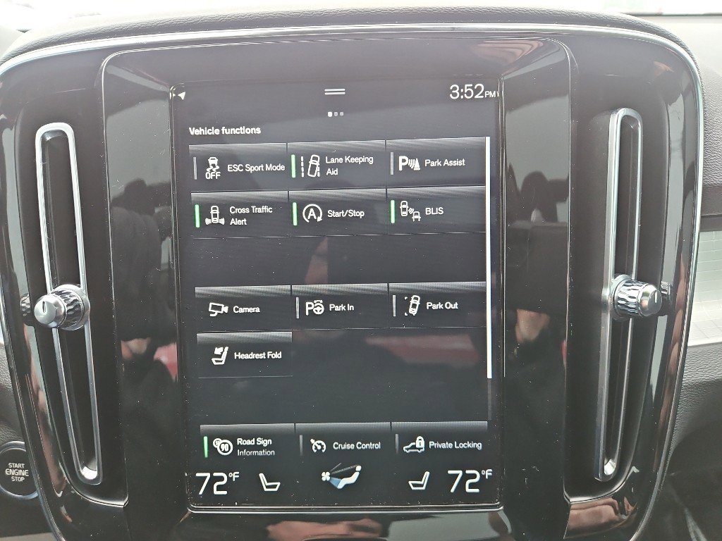 Used 2019 Volvo XC40 T5 Momentum image 23