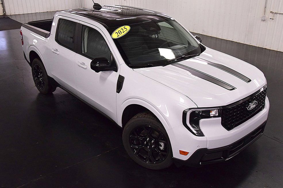 New 2025 Ford Maverick Lariat w/ Black Appearance Package image 10