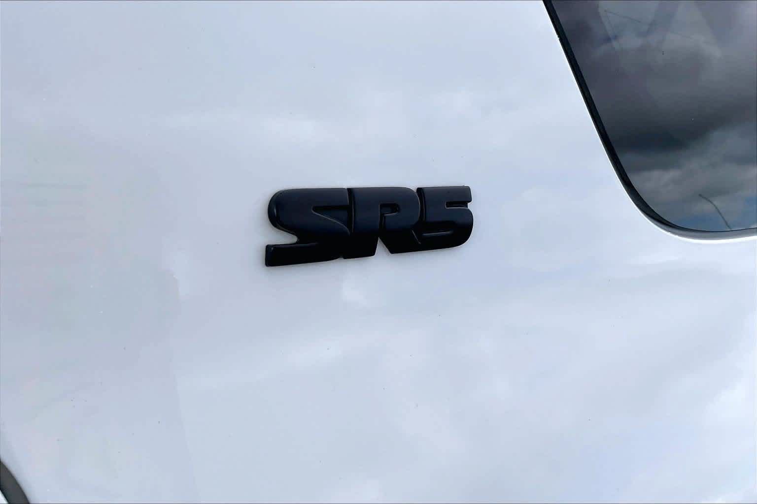 Used 2024 Toyota 4Runner SR5 Premium RWD image 7