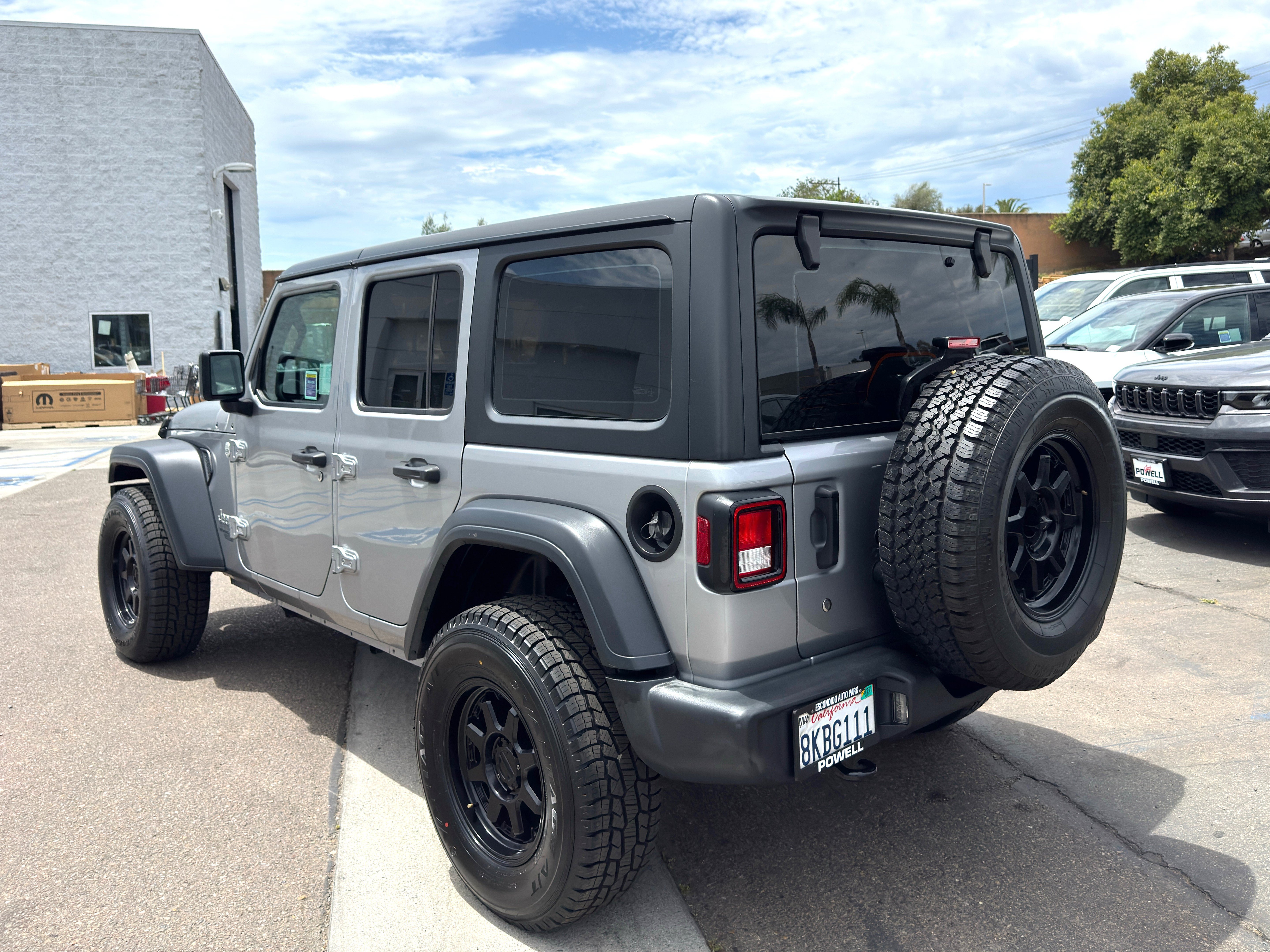 Used 2018 Jeep Wrangler Unlimited Sport AWD/4WD image 2