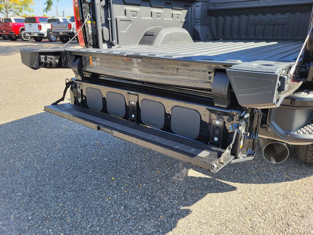 New 2025 GMC Sierra 3500 Denali w/ Denali Reserve Package image 10