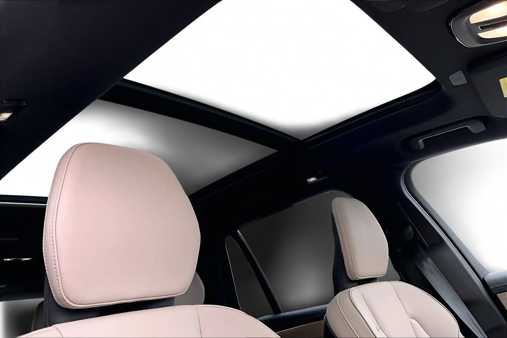 Certified 2025 Volvo XC90 B6 Plus image 27