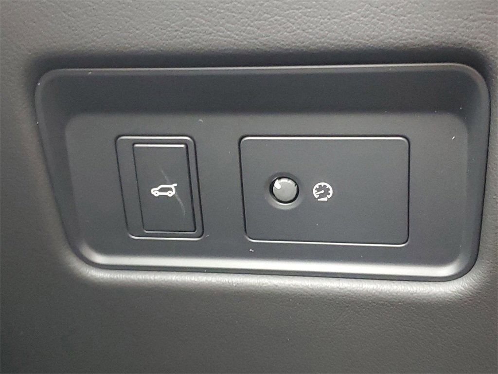 New 2025 Jaguar F-PACE R-Dynamic S image 14