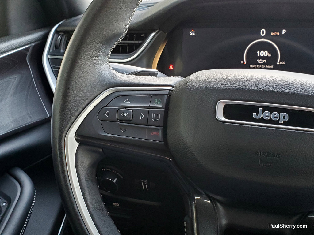 Used 2022 Jeep Grand Cherokee Altitude AWD/4WD image 27