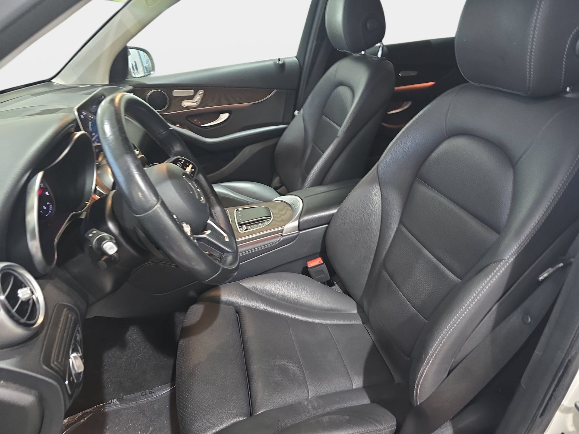 Used 2020 Mercedes-Benz GLC 300 4MATIC image 15