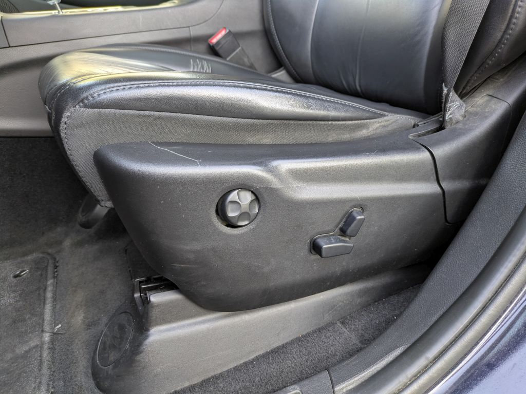 Used 2011 Jeep Grand Cherokee Laredo AWD/4WD image 13