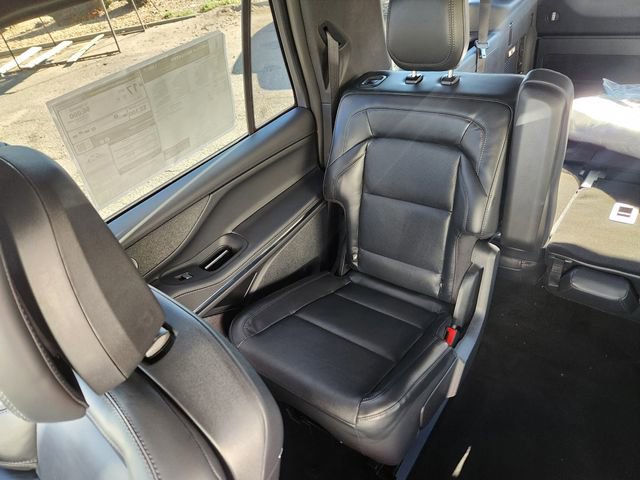 New 2025 Lincoln Navigator L Reserve w/ Jet Appearance Package image 13