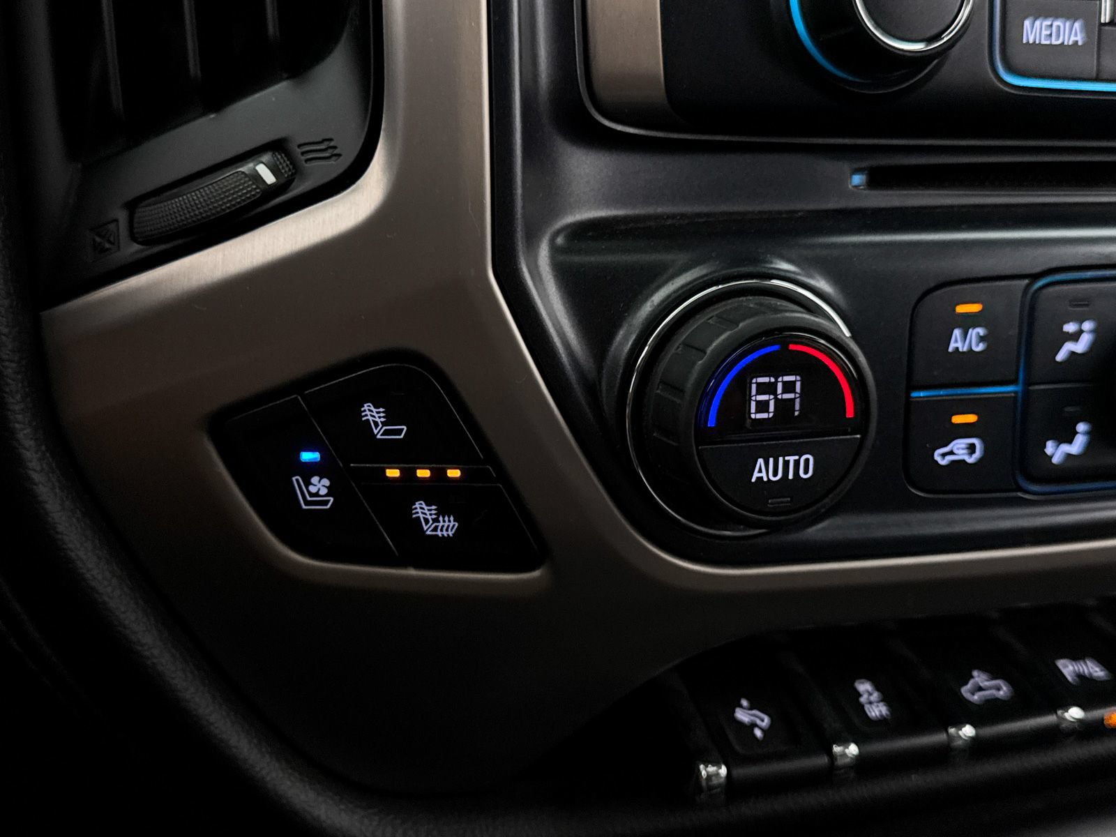 Used 2019 GMC Sierra 2500 Denali AWD/4WD image 24