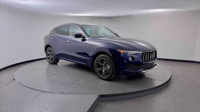 Used 2018 Maserati Levante GranLusso AWD/4WD image 2