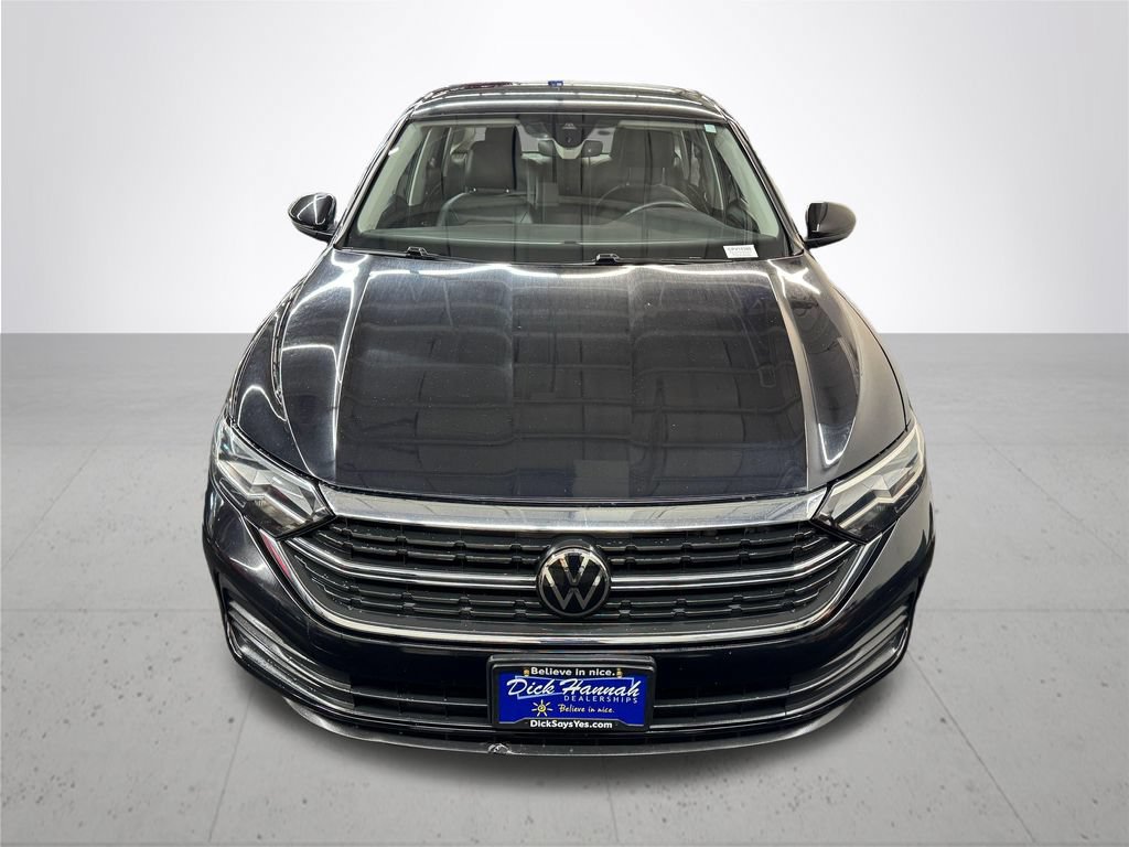 Used 2024 Volkswagen Jetta SE FWD image 11