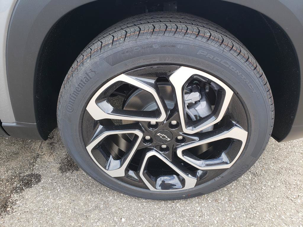 New 2026 Chevrolet Trax RS w/ Sunroof Package FWD image 34