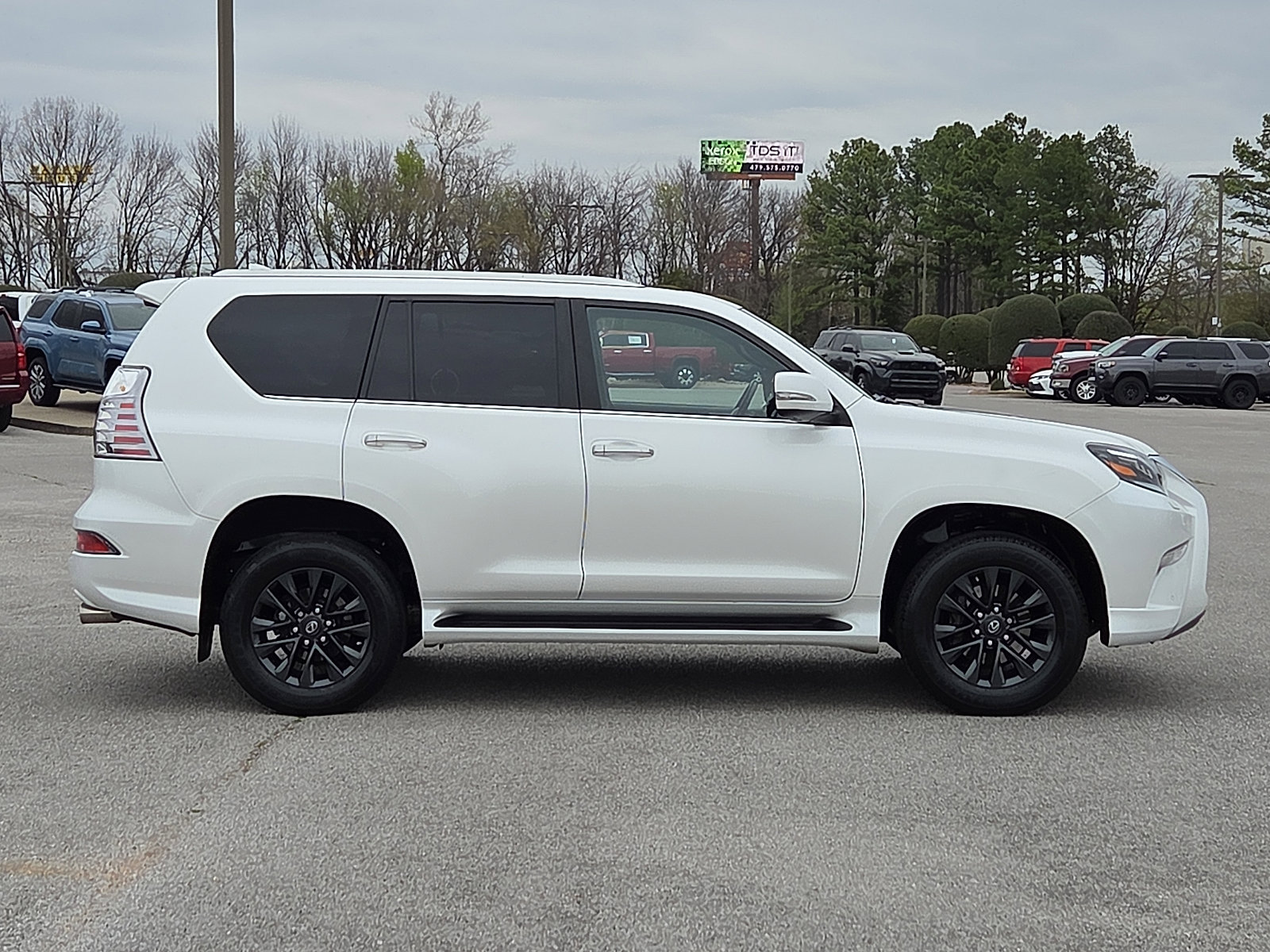 Used 2023 Lexus GX 460 Premium w/ Premium Package AWD/4WD image 6