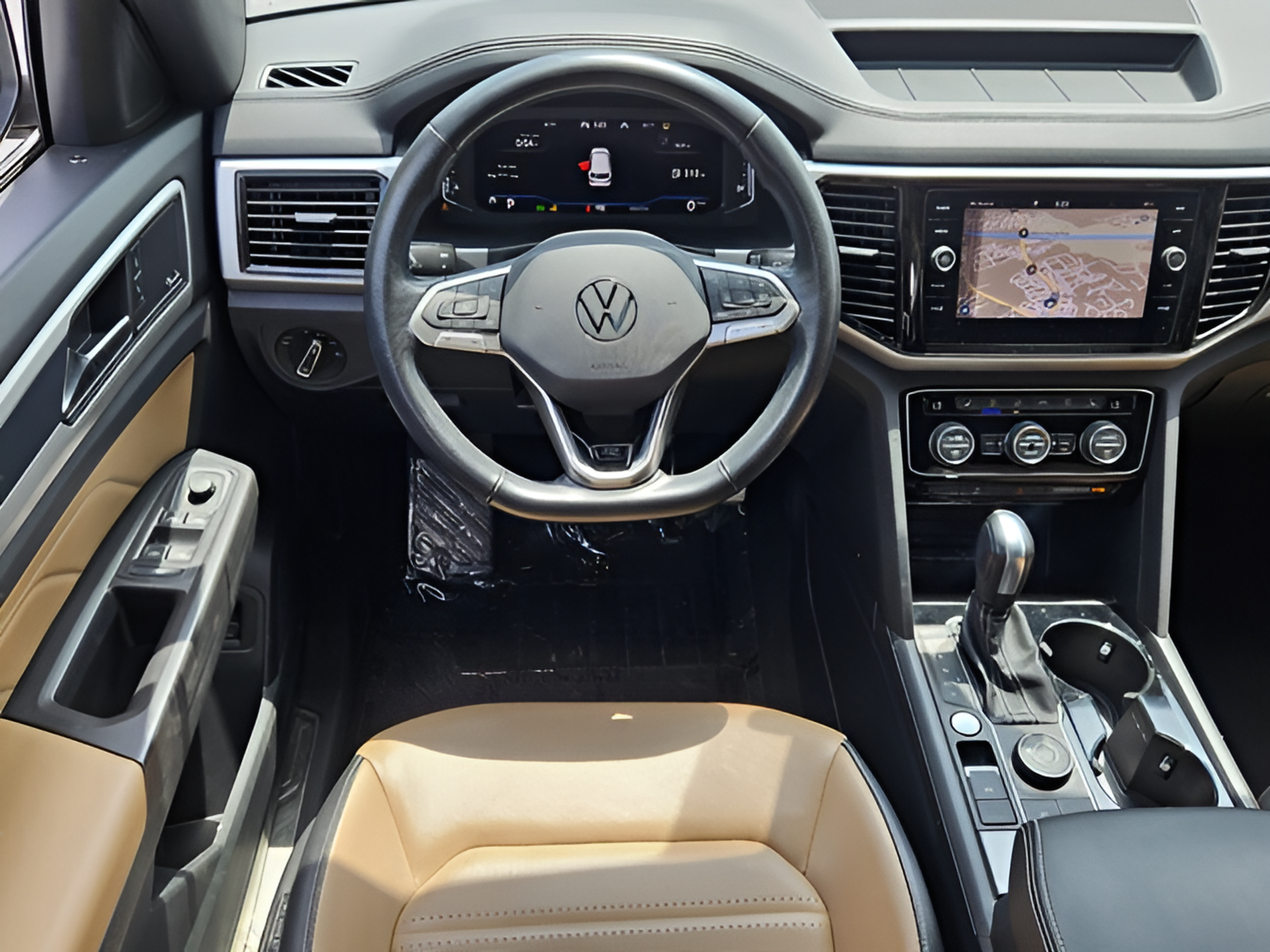 Certified 2022 Volkswagen Atlas Cross Sport SEL Premium R-Line AWD/4WD image 11