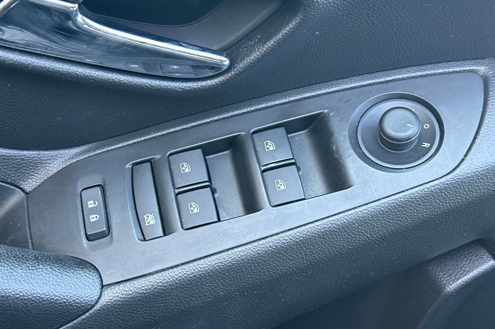 Used 2022 Chevrolet Trax LT w/ LT Convenience Package image 12