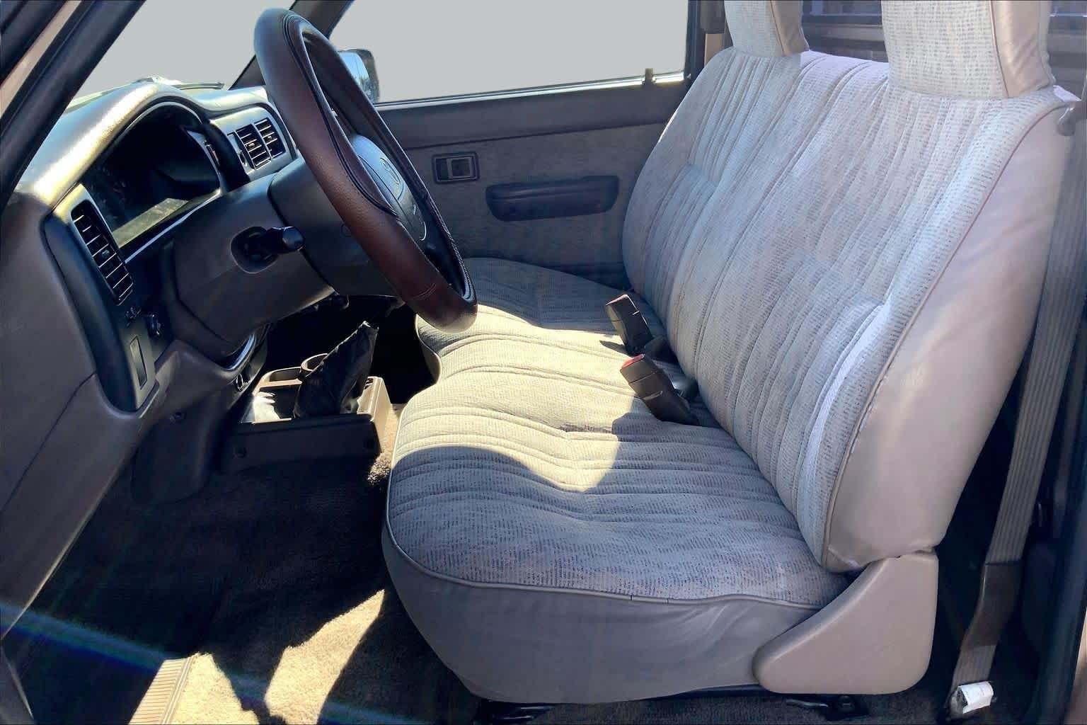 Used 1998 Toyota Tacoma 2WD Regular Cab w/ Value Edition Plus Pkg image 6