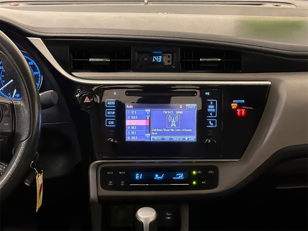 Used 2018 Toyota Corolla LE image 11