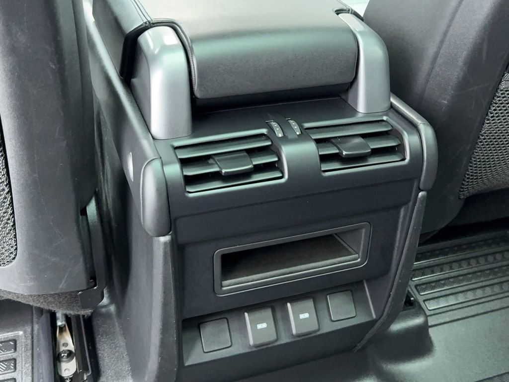 Used 2024 Land Rover Defender 110 S image 42