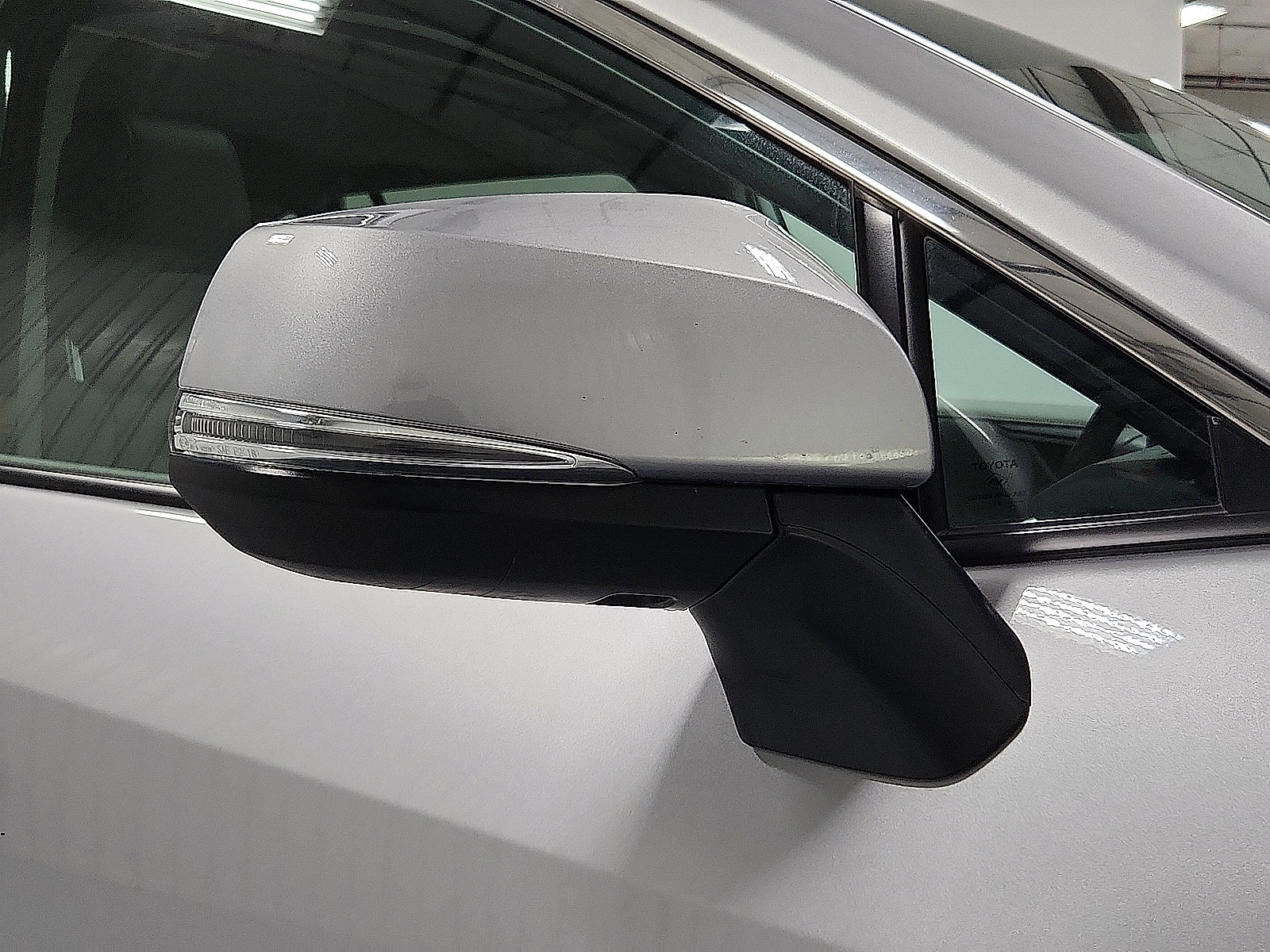 Used 2025 Toyota RAV4 Limited AWD/4WD image 18