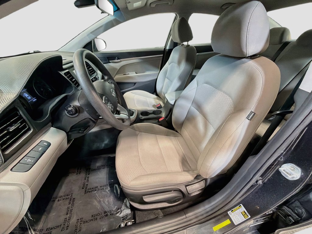 Used 2020 Hyundai Elantra SE FWD image 20
