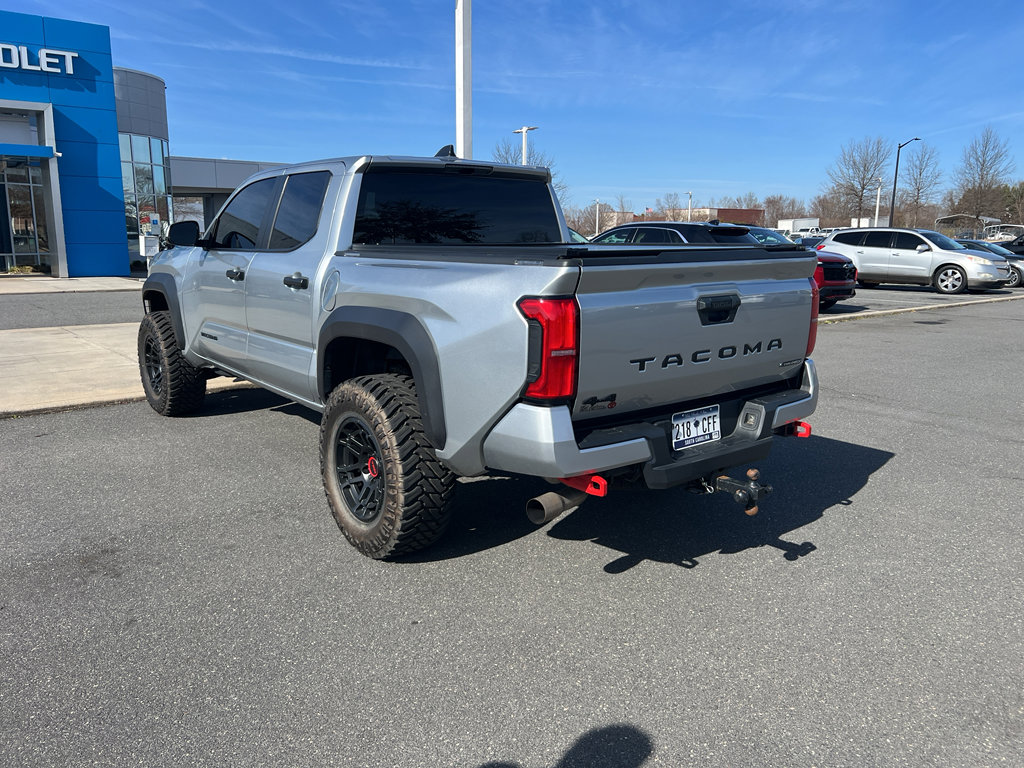 Used 2025 Toyota Tacoma TRD Off-Road image 5