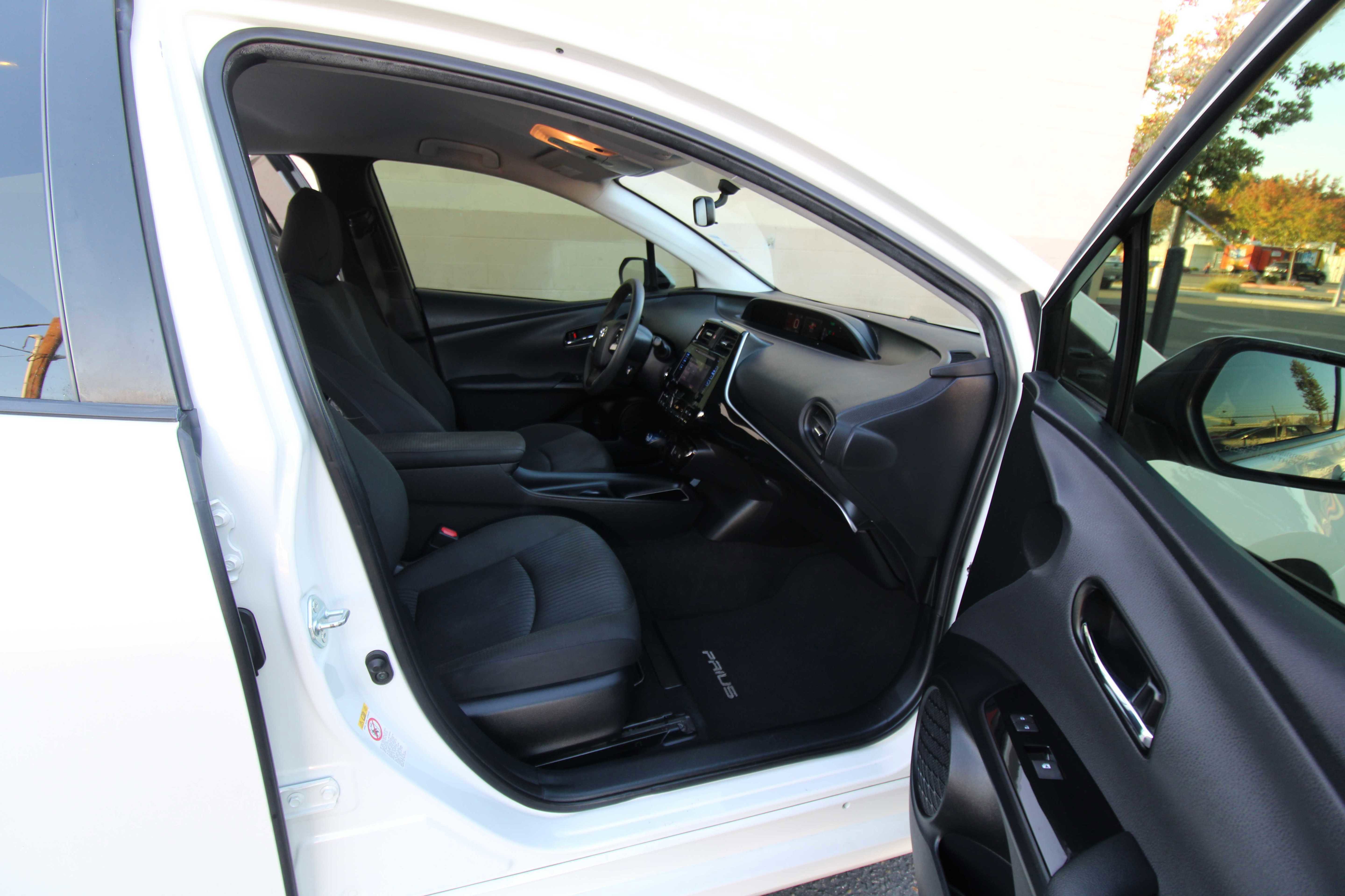 Used 2016 Toyota Prius Two image 46